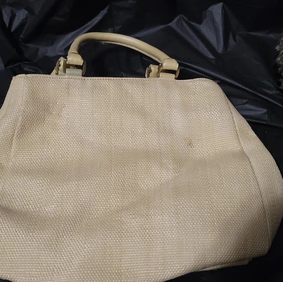 Cream Nine West purse - Picture 2 of 3